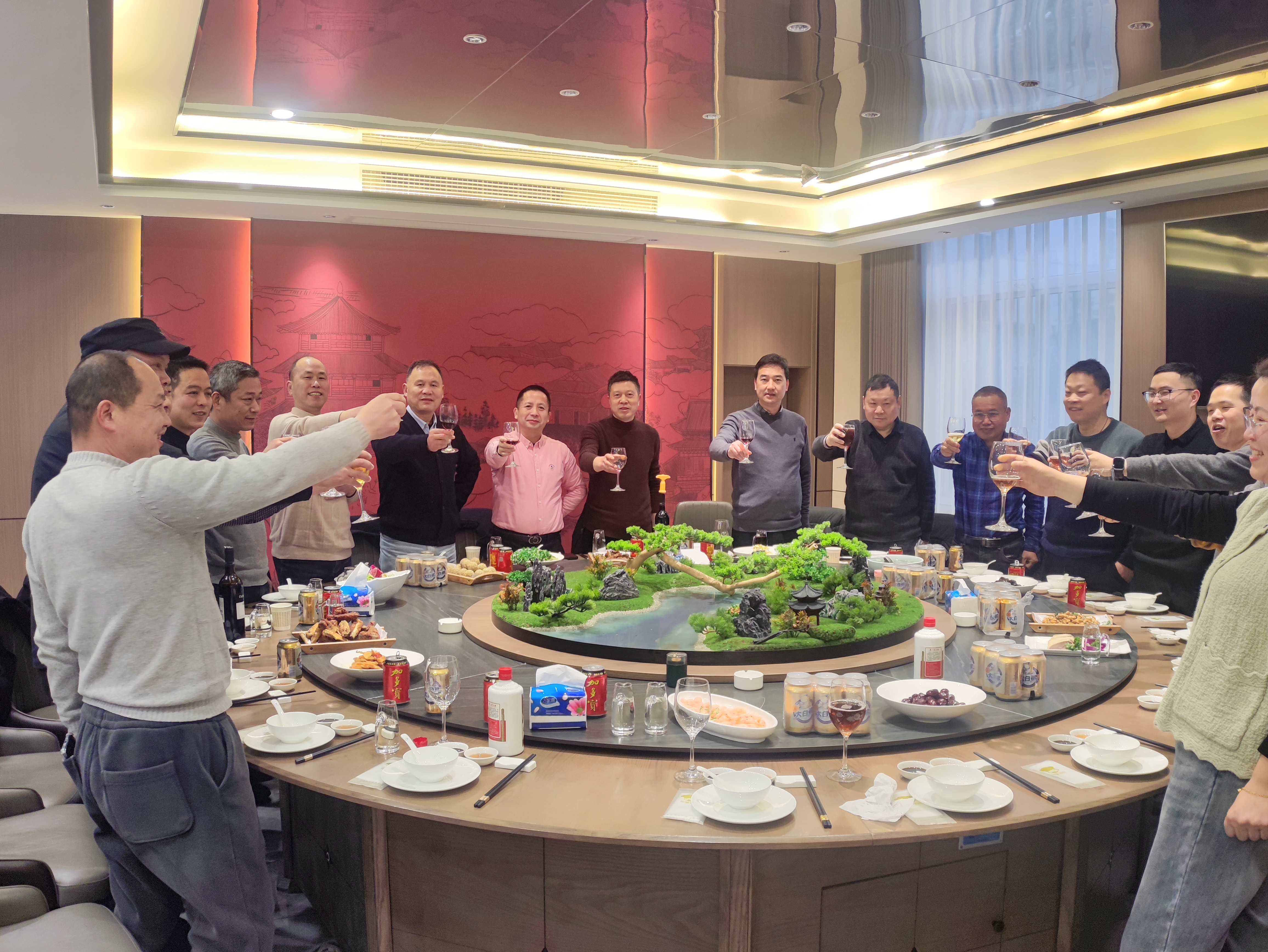双鱼管理层聚餐：凝聚团队力量，共铸企业辉煌
